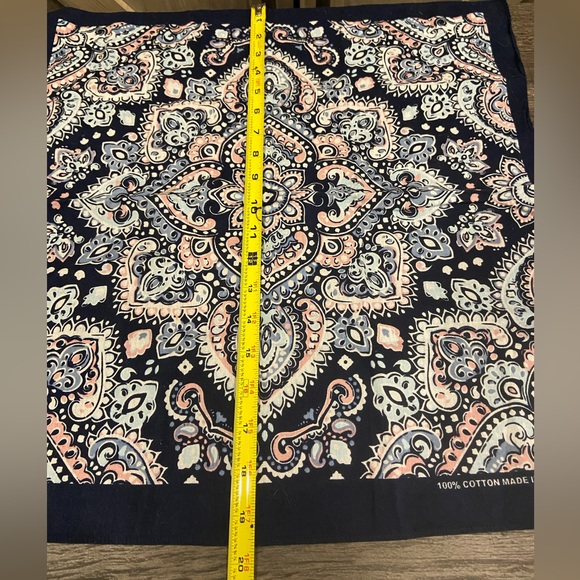 Paisley/Mandala Bandana - Picture 3 of 3